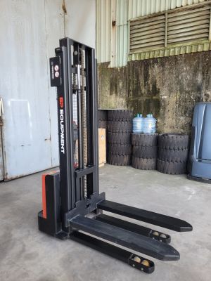 Xe Nâng Dắt Lái 1,5 Tấn EST152