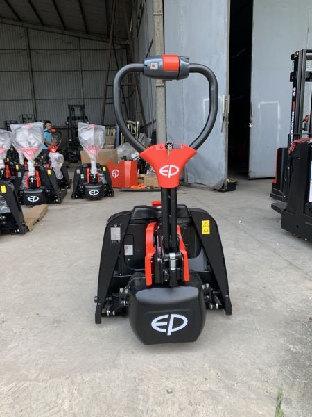 Xe nâng tay điện 1,5 tấn F4