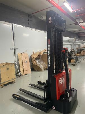 xe nâng điện ESD152 - 1,5 Tấn