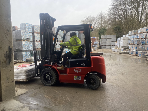 Xe nâng điện 2,5 tấn EFL252