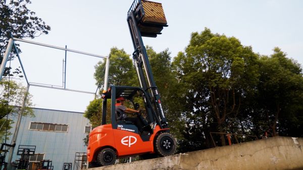 Xe nâng điện 2,5-3,5 tấn EFL253S/EFL303S/EFL353S