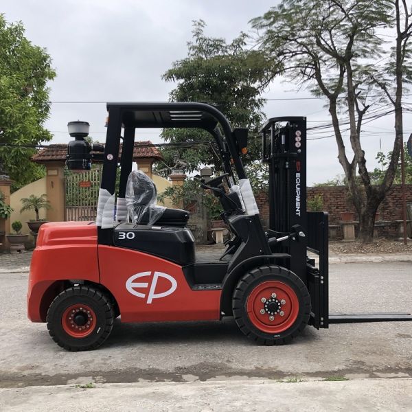 Xe nâng Diesel 3,0 tấn CPCD30T8