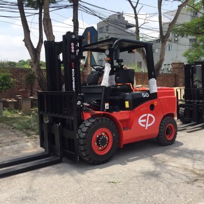 Xe nâng Diesel 5,0 tấn CPCD50T8