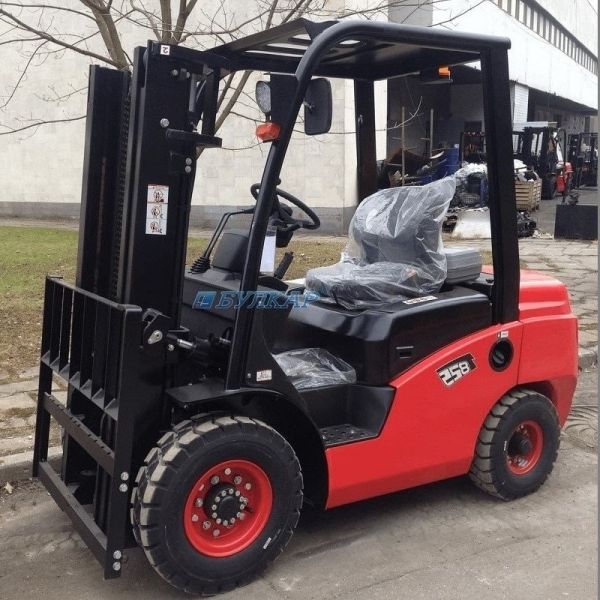 Xe nâng Diesel 2,5 tấn CPCD25T8