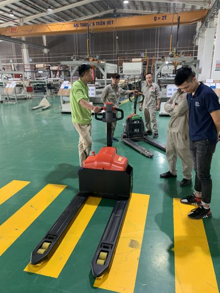 Xe nâng tay 2 tấn EPT20-ET