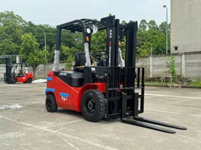 xe nâng điện ngồi lái EFX2-251