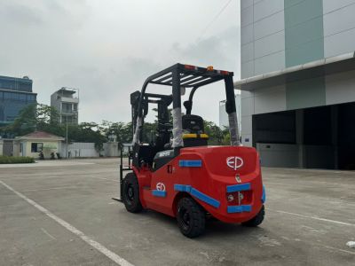 xe nâng điện ngồi lái EFX2-251