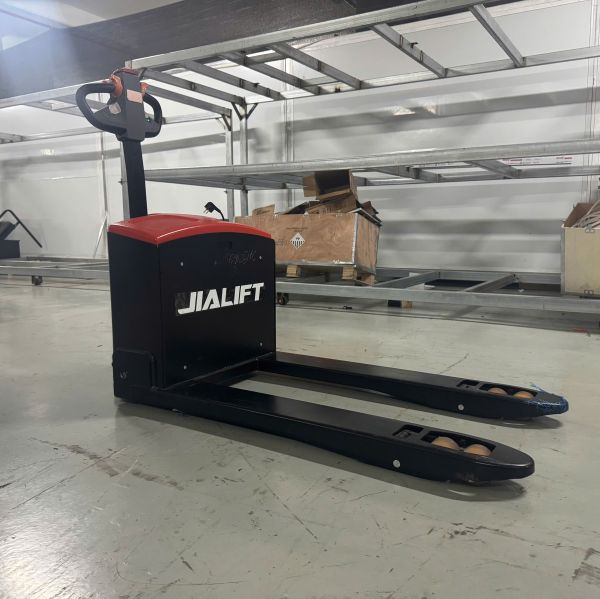 Xe nâng tay điện 3 tấn CBD30-C