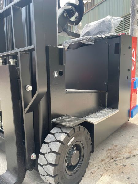 Xe nâng điện 1 tấn EFS101