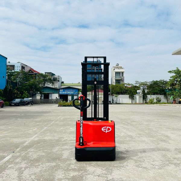 Xe Nâng Dắt Lái 1,5 Tấn EST152