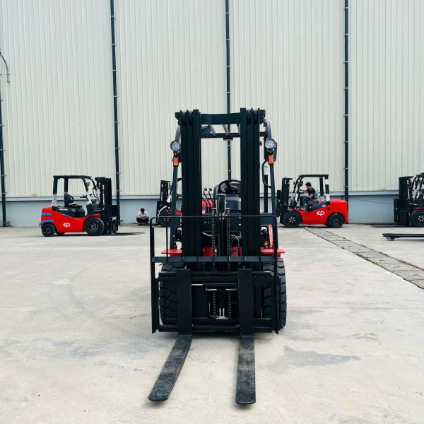 Xe nâng Diesel 3 tấn CPCD30H3