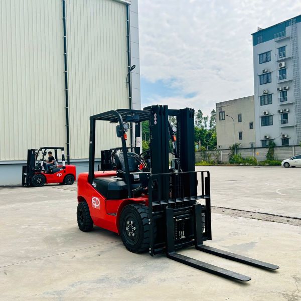 Xe nâng Diesel 3 tấn CPCD30H3