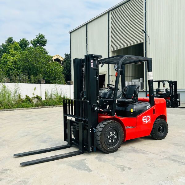 Xe nâng Diesel 3 tấn CPCD30H3