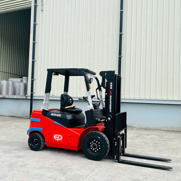 xe nâng điện ngồi lái EFX2-251