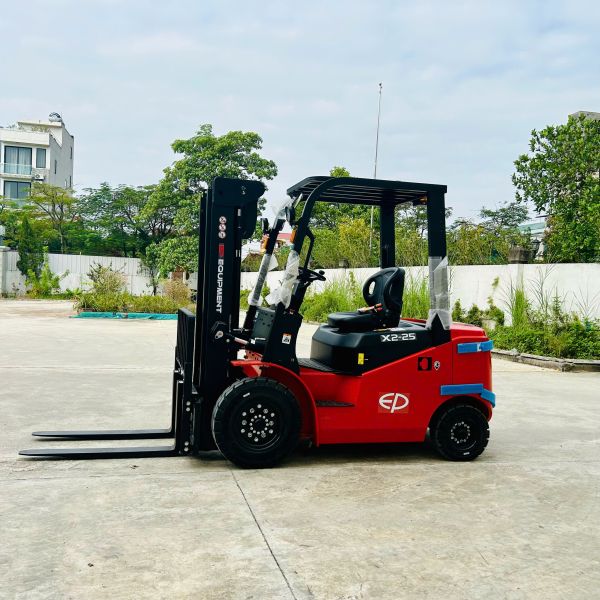 xe nâng điện ngồi lái EFX2-251