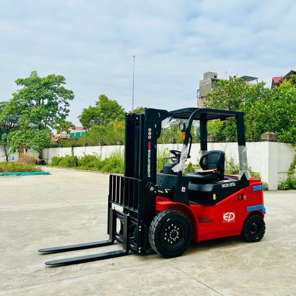 xe nâng điện ngồi lái EFX2-251