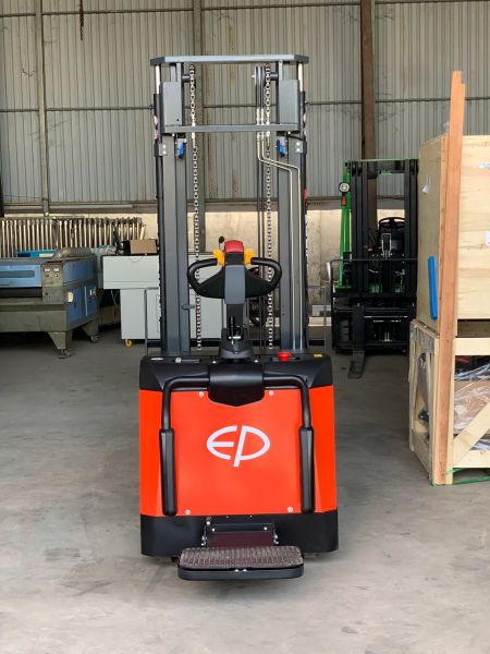 Xe điện đứng lái 1,5 tấn CQE15R