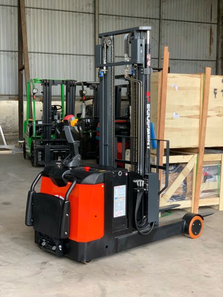 Xe điện đứng lái 1,5 tấn CQE15R