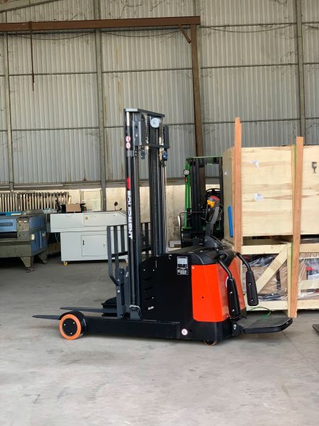 Xe điện đứng lái 1,5 tấn CQE15R