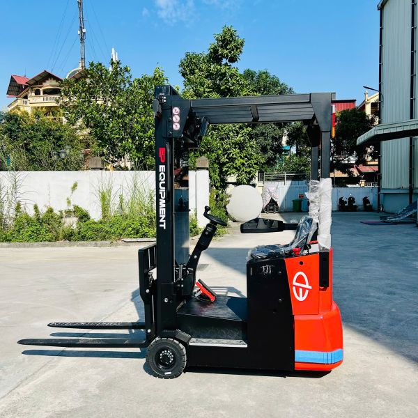 Xe nâng điện 1 tấn EFS101