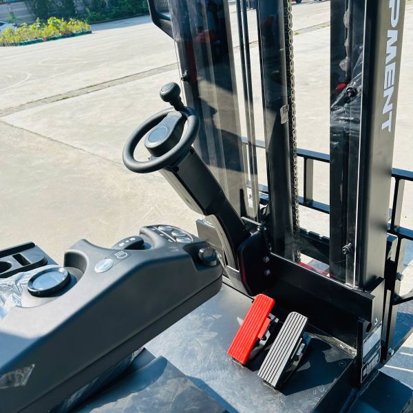 Xe nâng điện 1 tấn EFS101